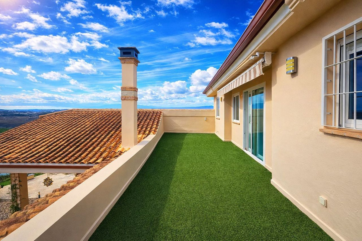 For sale - 4 Bedroom 3 Bathroom House - Detached Villa in Orihuela - Torremendo  - Alicante