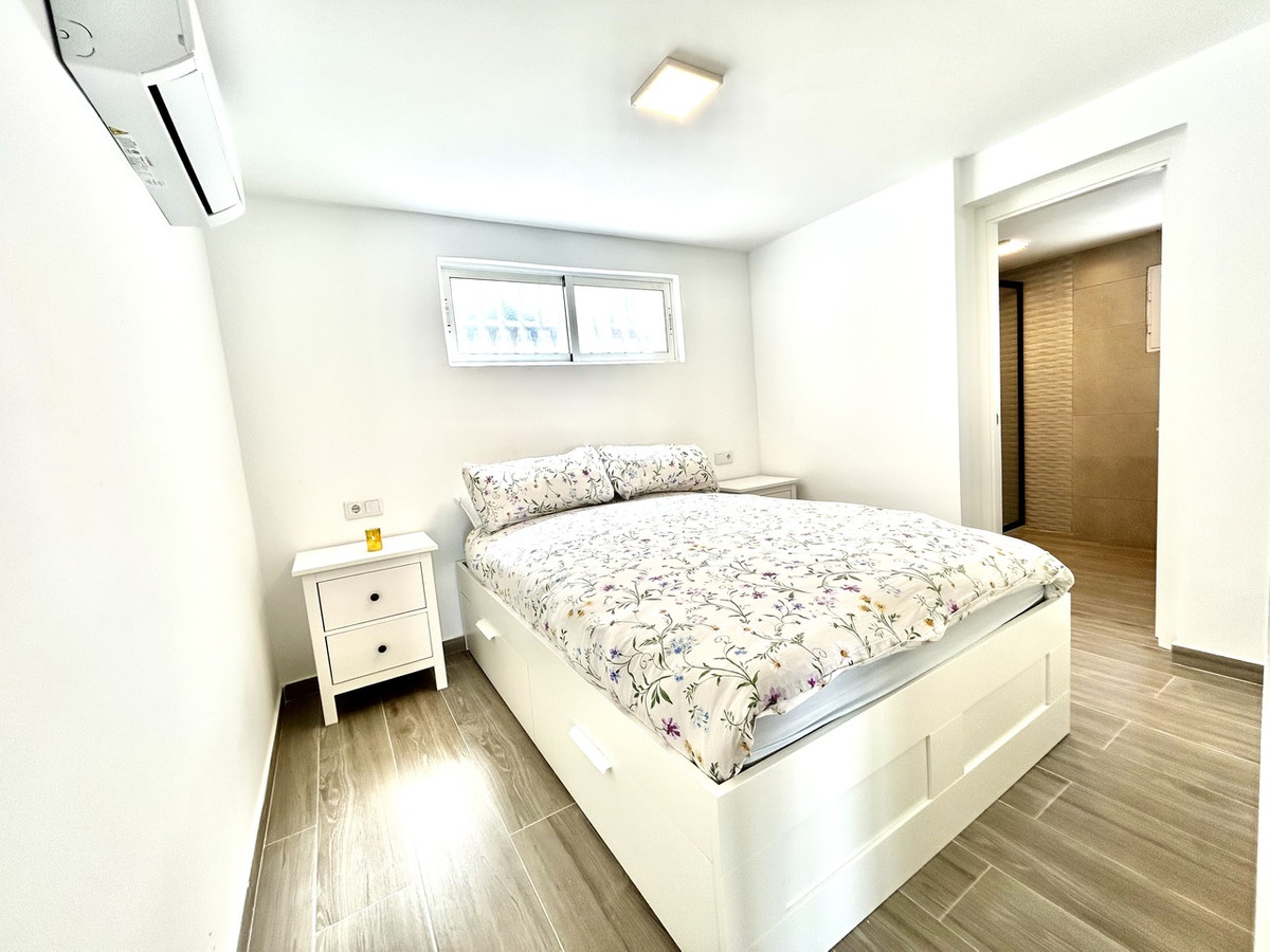 For sale - 5 Bedroom 4 Bathroom House - Detached Villa in Orihuela - Villamartin  - Alicante