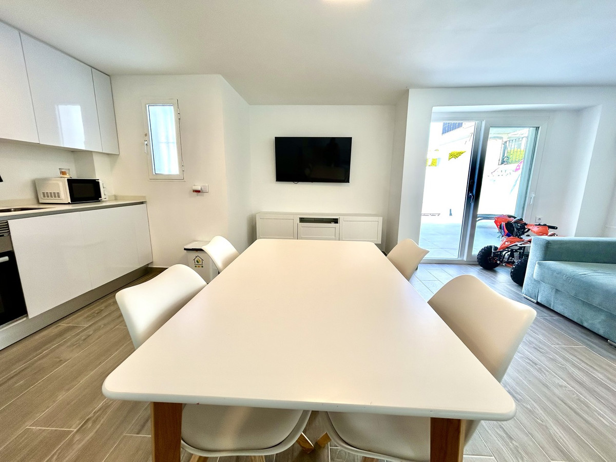 For sale - 5 Bedroom 4 Bathroom House - Detached Villa in Orihuela - Villamartin  - Alicante