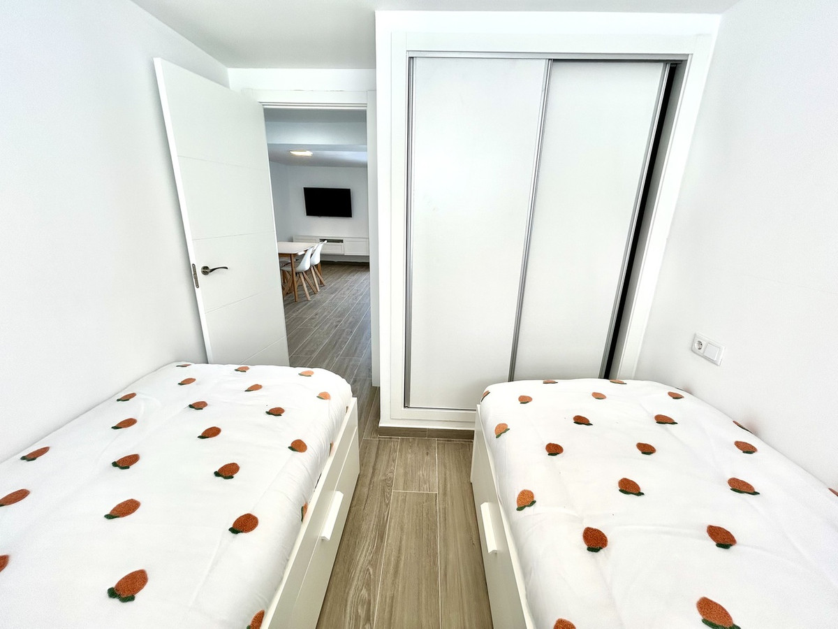 For sale - 5 Bedroom 4 Bathroom House - Detached Villa in Orihuela - Villamartin  - Alicante