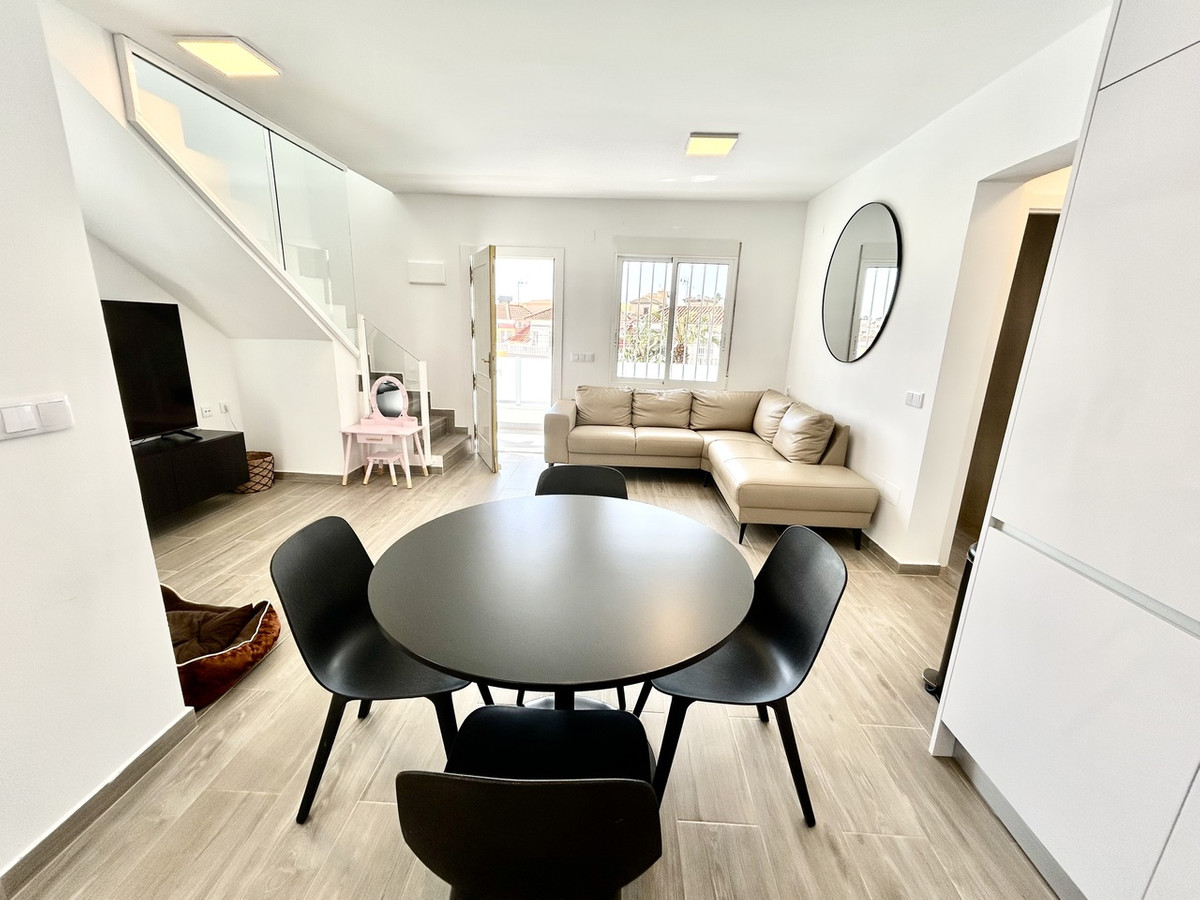 For sale - 5 Bedroom 4 Bathroom House - Detached Villa in Orihuela - Villamartin  - Alicante