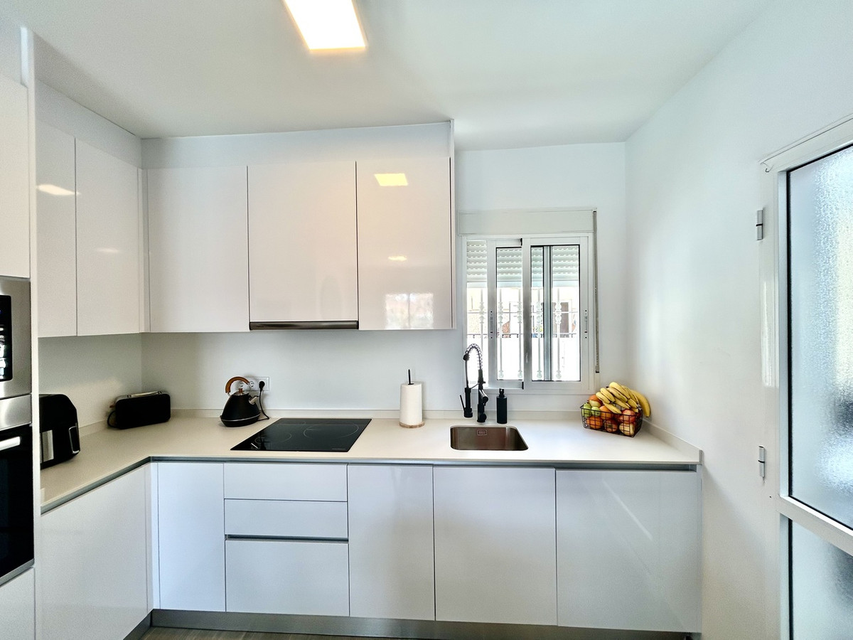 For sale - 5 Bedroom 4 Bathroom House - Detached Villa in Orihuela - Villamartin  - Alicante