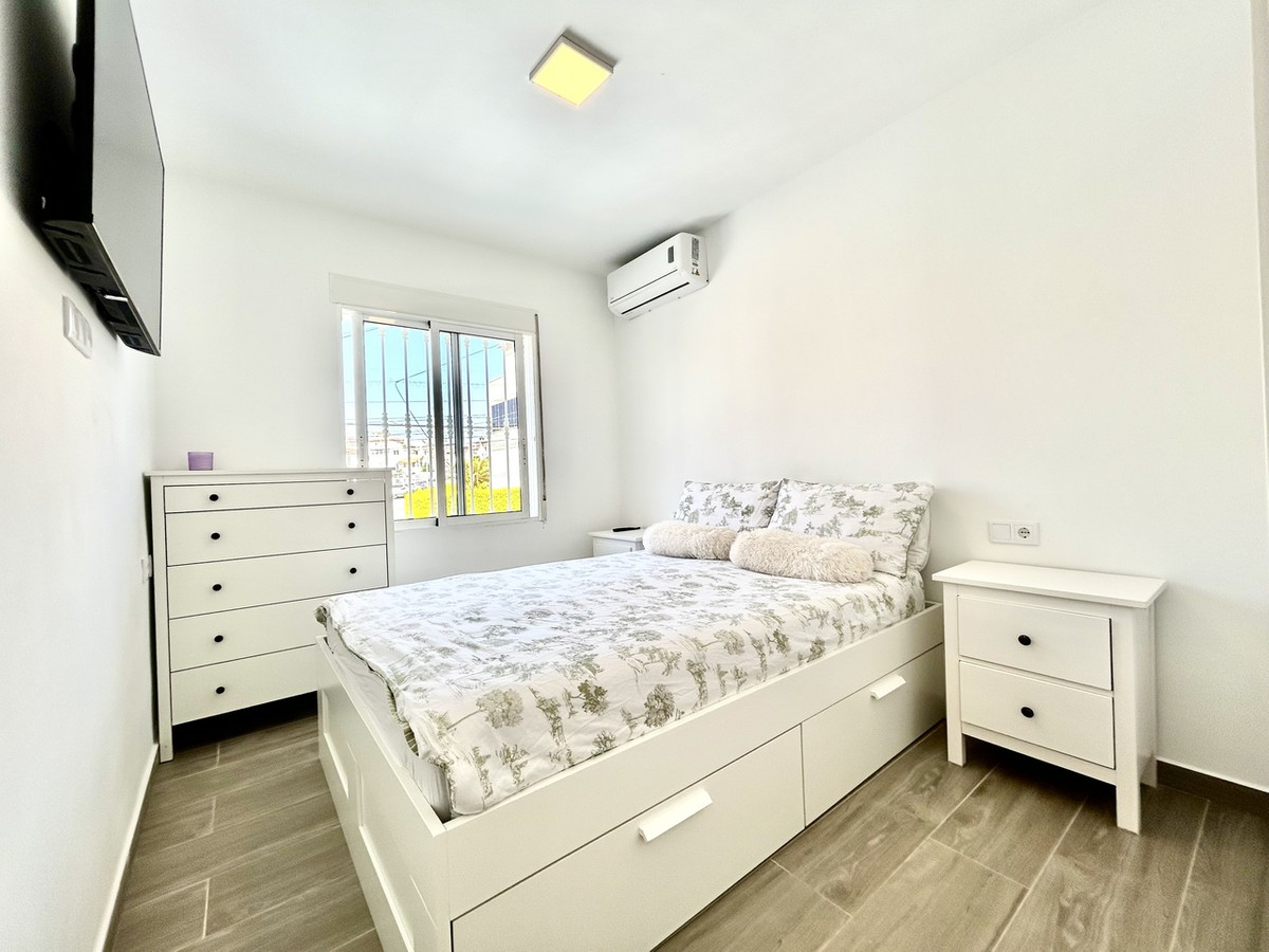 For sale - 5 Bedroom 4 Bathroom House - Detached Villa in Orihuela - Villamartin  - Alicante