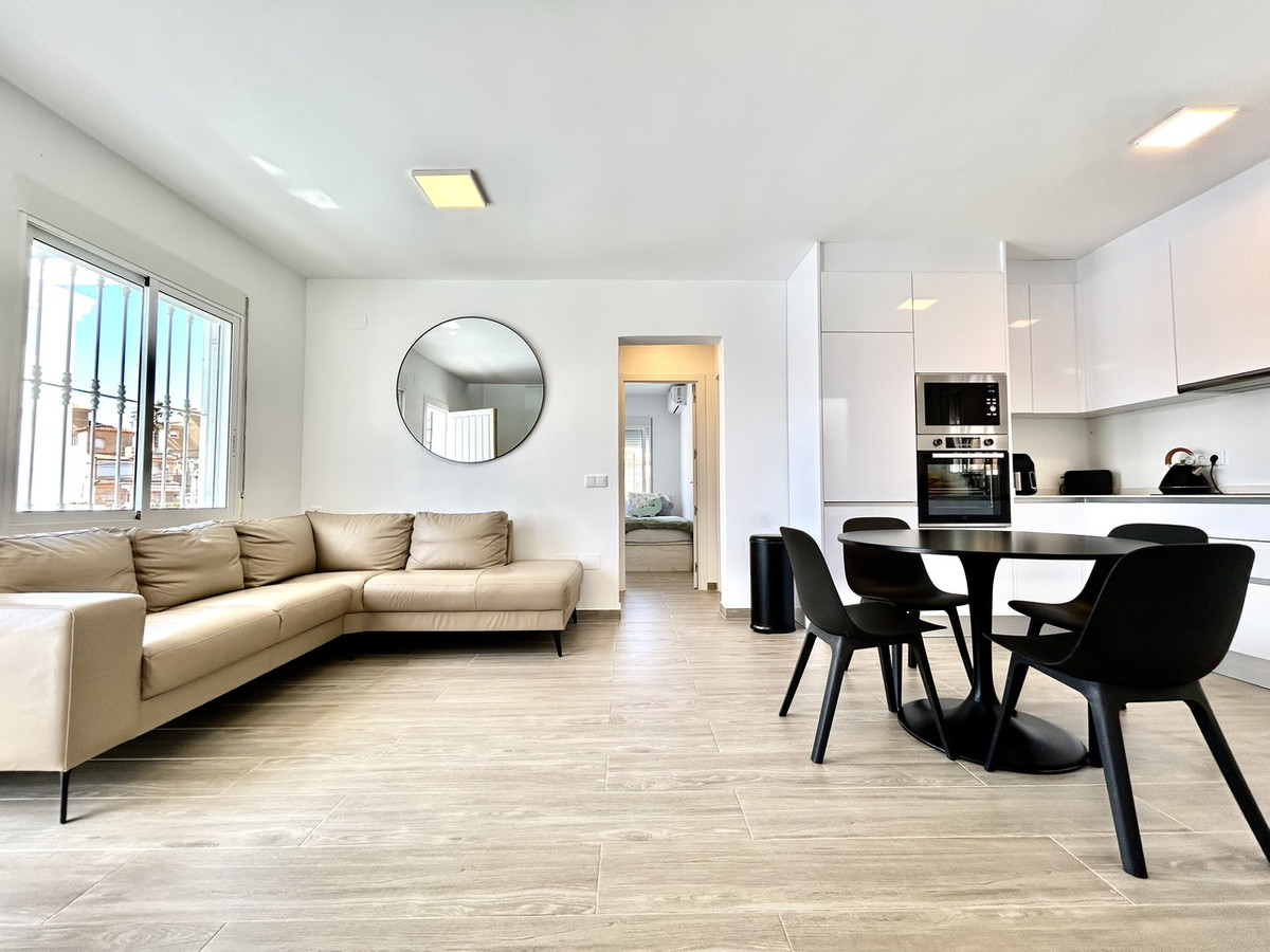 For sale - 5 Bedroom 4 Bathroom House - Detached Villa in Orihuela - Villamartin  - Alicante