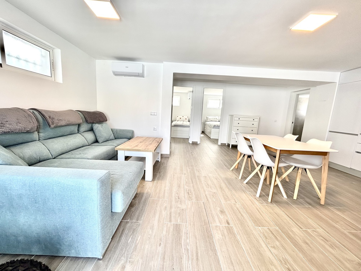 For sale - 5 Bedroom 4 Bathroom House - Detached Villa in Orihuela - Villamartin  - Alicante