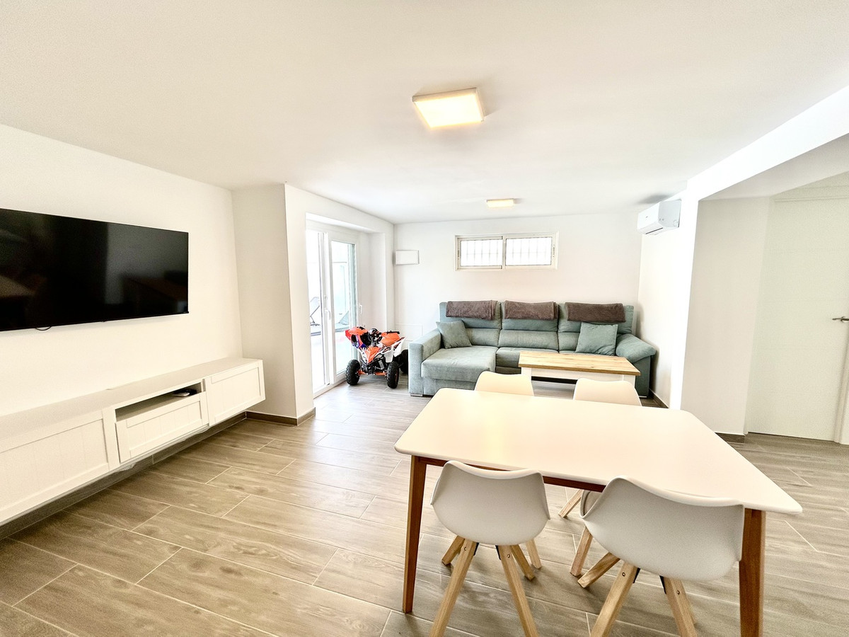 For sale - 5 Bedroom 4 Bathroom House - Detached Villa in Orihuela - Villamartin  - Alicante