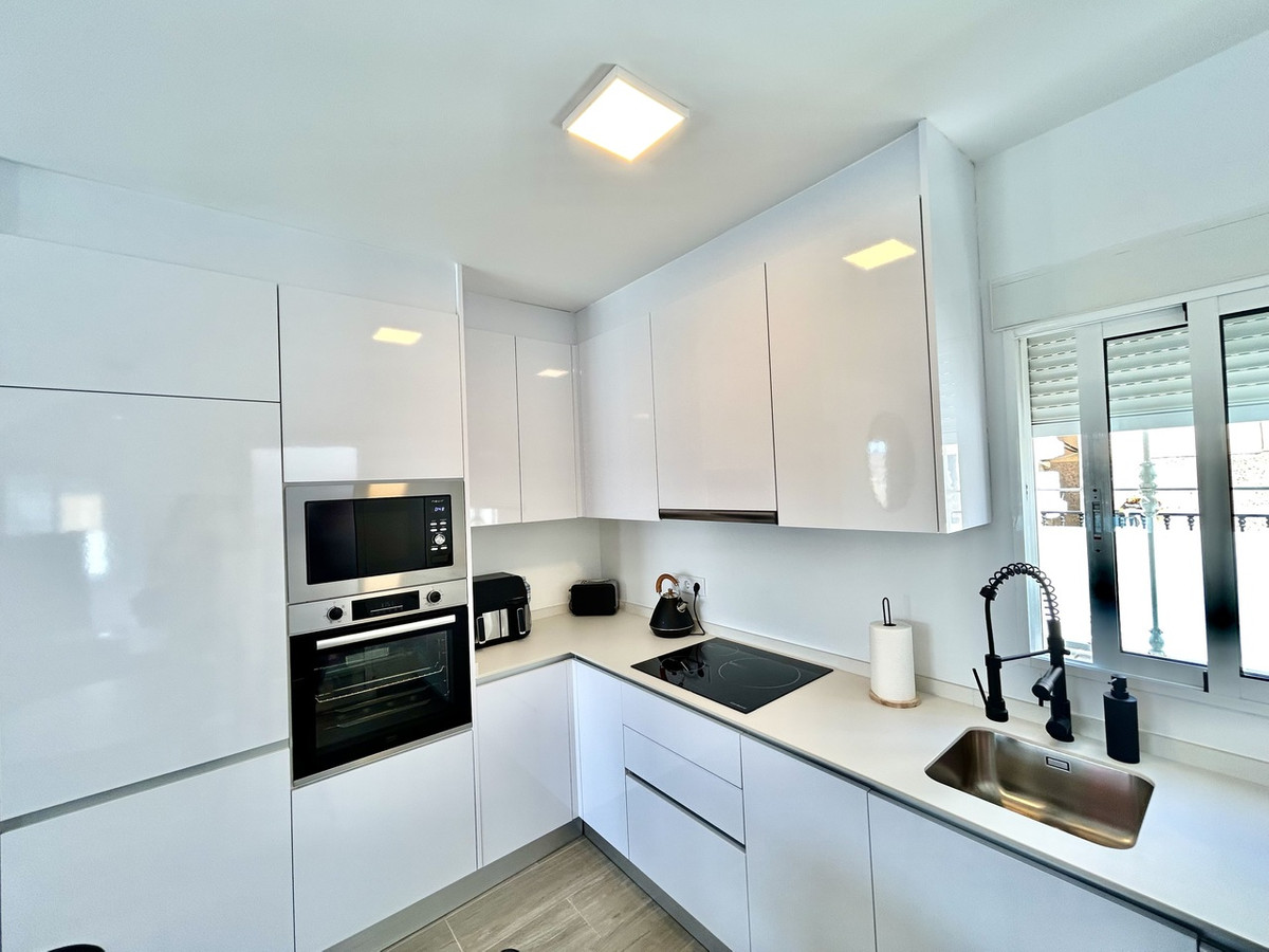 For sale - 5 Bedroom 4 Bathroom House - Detached Villa in Orihuela - Villamartin  - Alicante