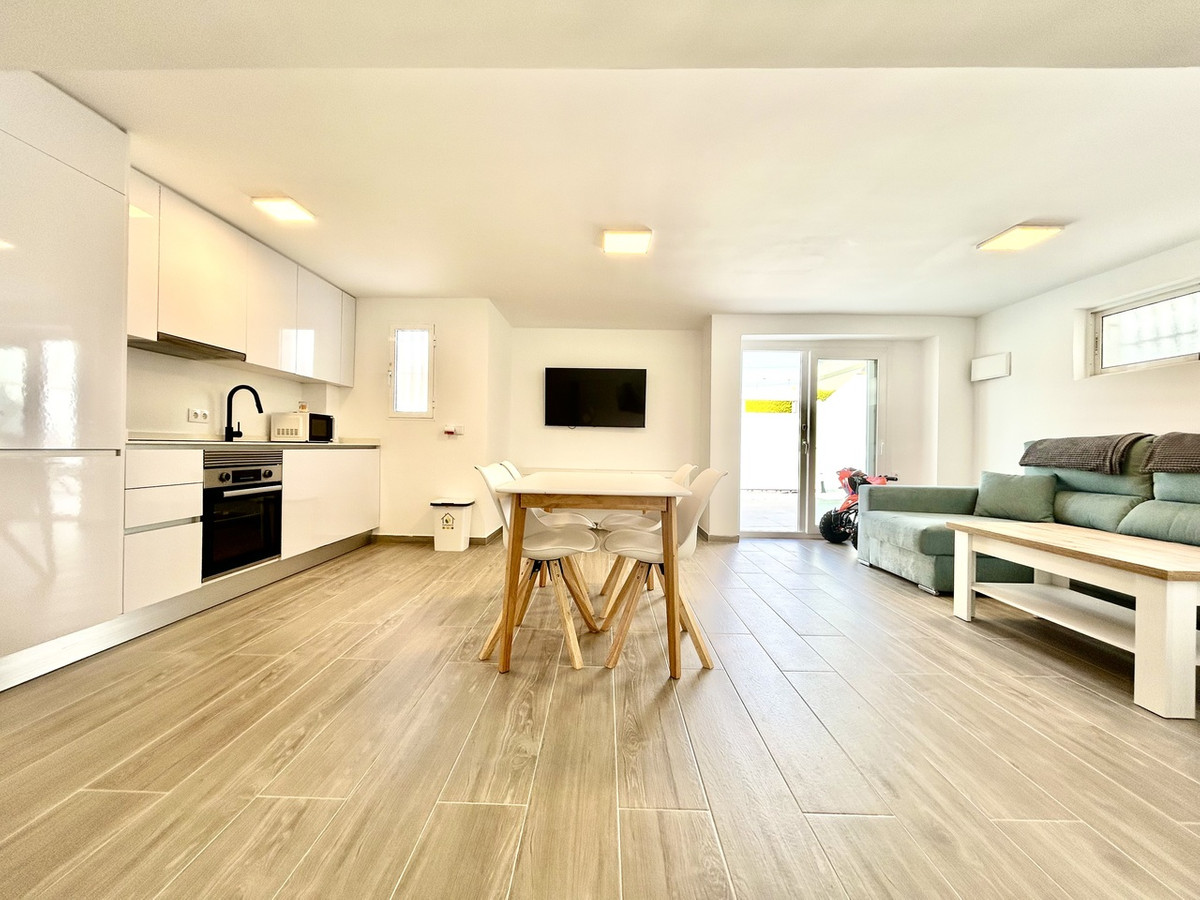 For sale - 5 Bedroom 4 Bathroom House - Detached Villa in Orihuela - Villamartin  - Alicante