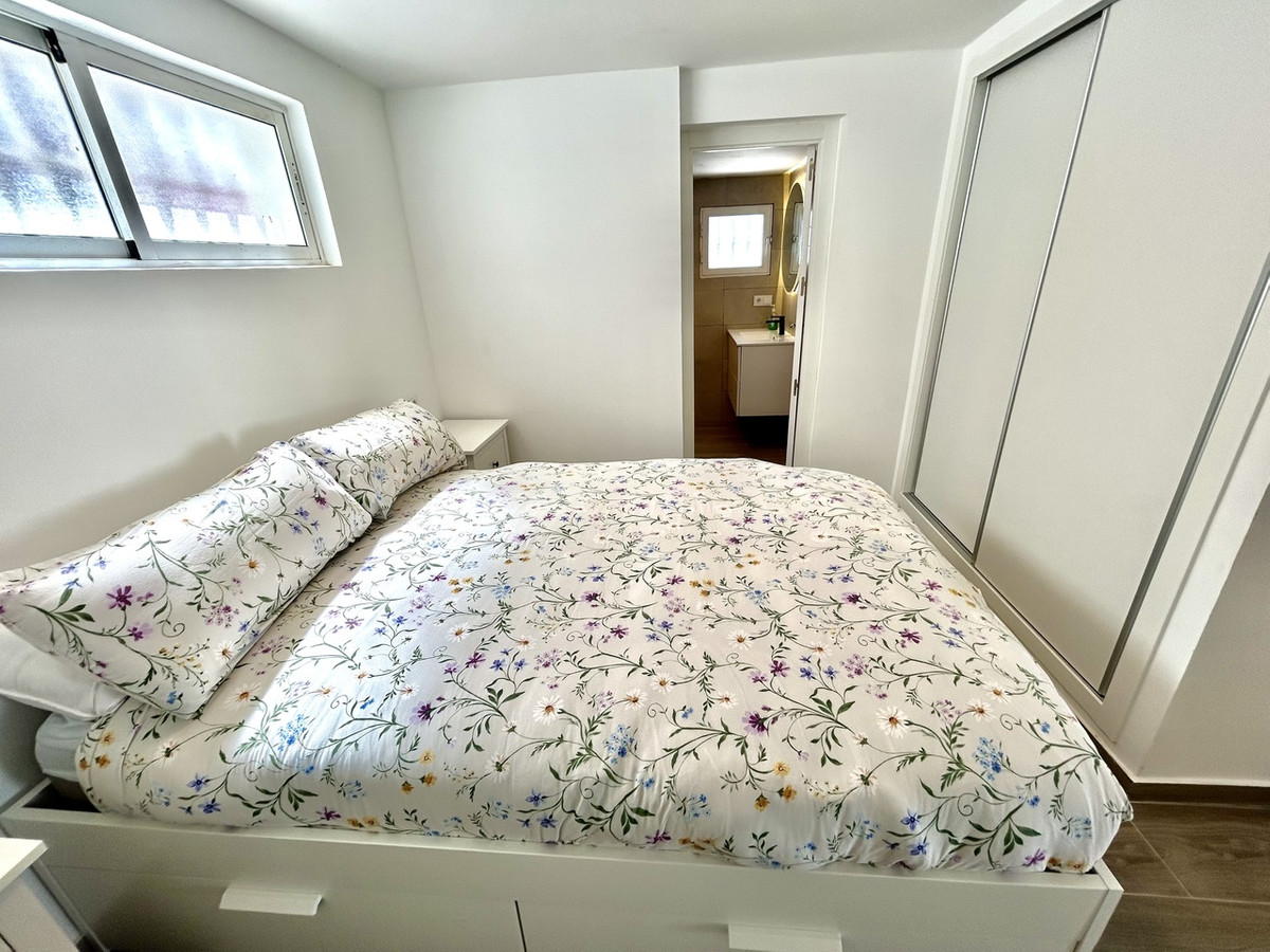 For sale - 5 Bedroom 4 Bathroom House - Detached Villa in Orihuela - Villamartin  - Alicante