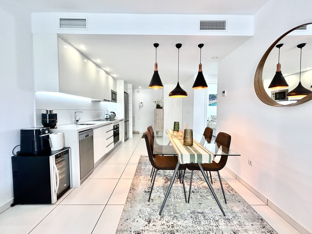 For sale - 2 Bedroom 2 Bathroom Apartment - Middle Floor Apartment in Orihuela - Villamartin  - Alicante