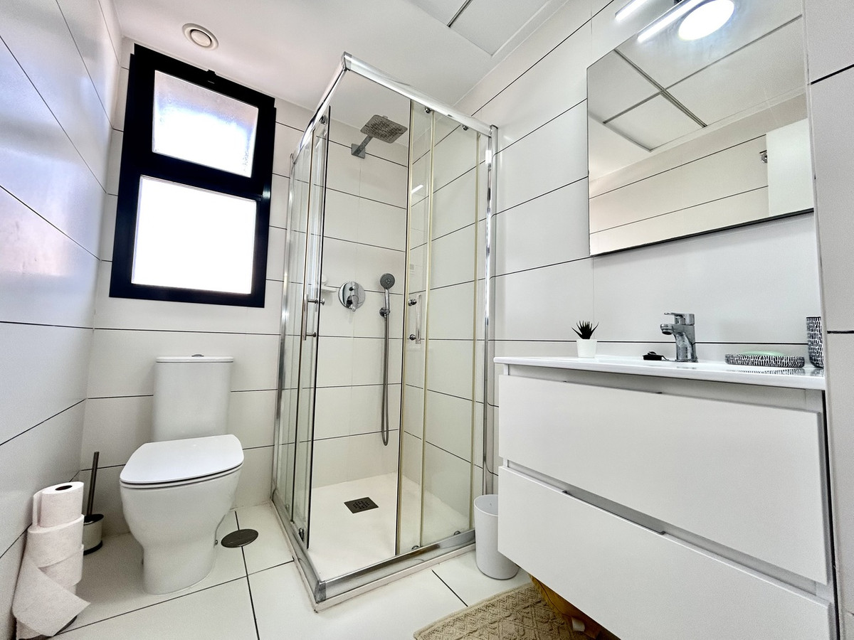 For sale - 2 Bedroom 2 Bathroom Apartment - Middle Floor Apartment in Orihuela - Villamartin  - Alicante