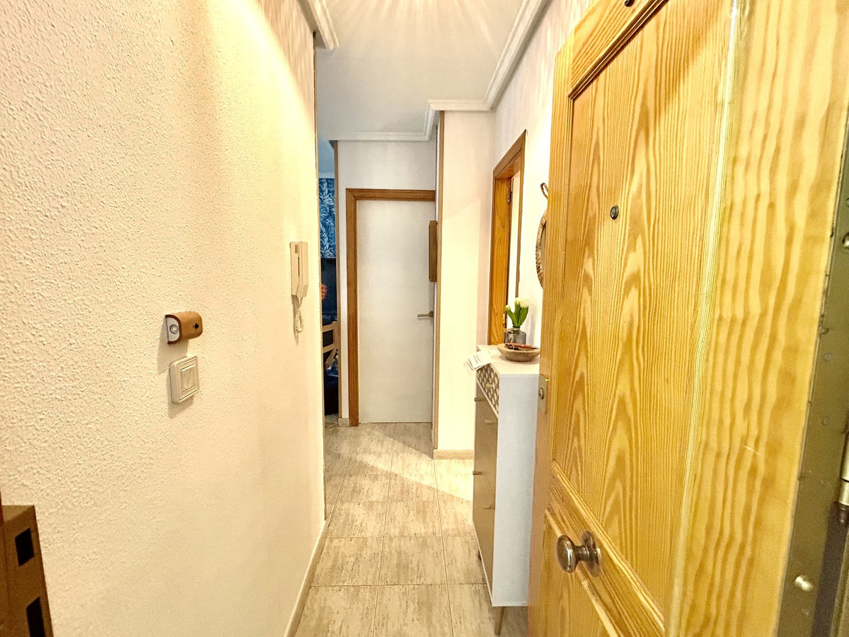 For sale - 2 Bedroom 1 Bathroom Apartment - Ground Floor Apartment in Torrevieja - Torrevieja Centro  - Alicante