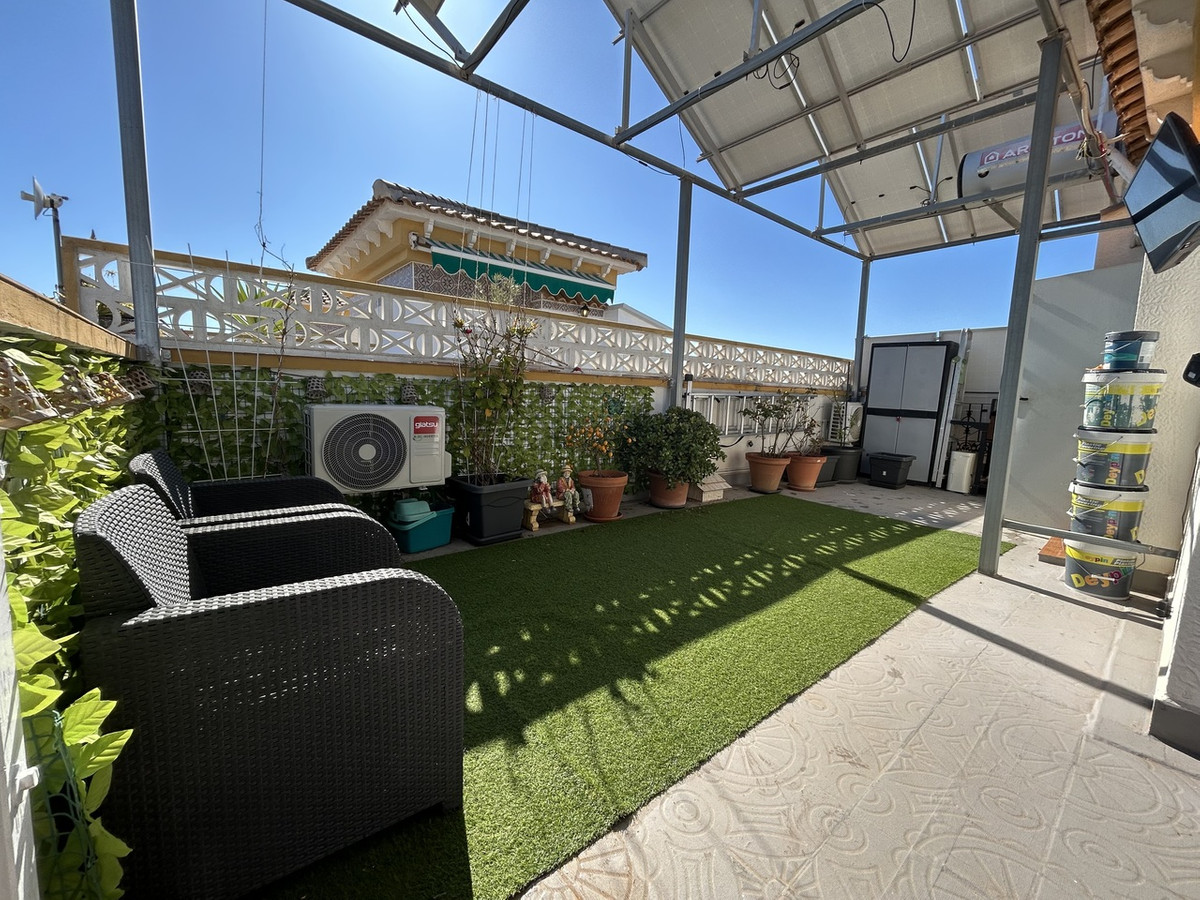 For sale - 3 Bedroom 2 Bathroom House - Townhouse in Torrevieja - Torrevieja Centro  - Alicante