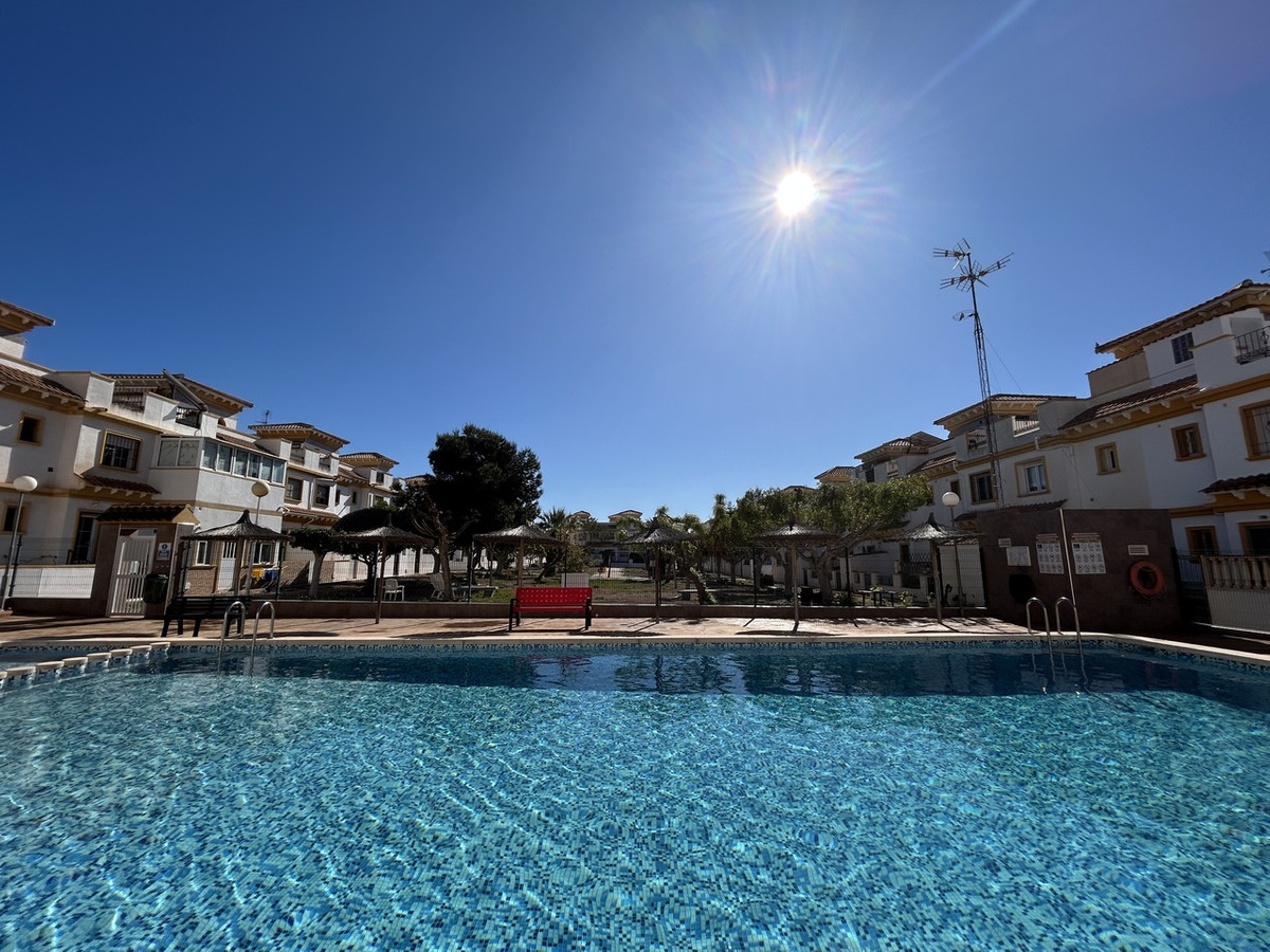 For sale - 3 Bedroom 2 Bathroom House - Townhouse in Torrevieja - Torrevieja Centro  - Alicante