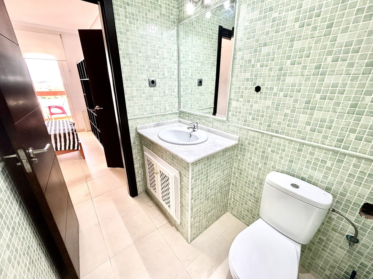 For sale - 2 Bedroom 2 Bathroom Apartment - Middle Floor Apartment in Orihuela - Villamartin  - Alicante