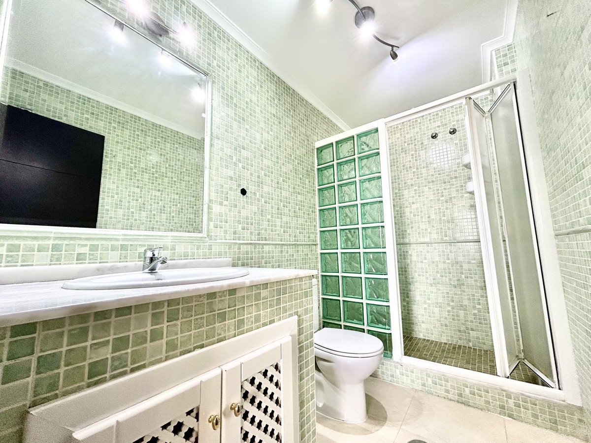 For sale - 2 Bedroom 2 Bathroom Apartment - Middle Floor Apartment in Orihuela - Villamartin  - Alicante