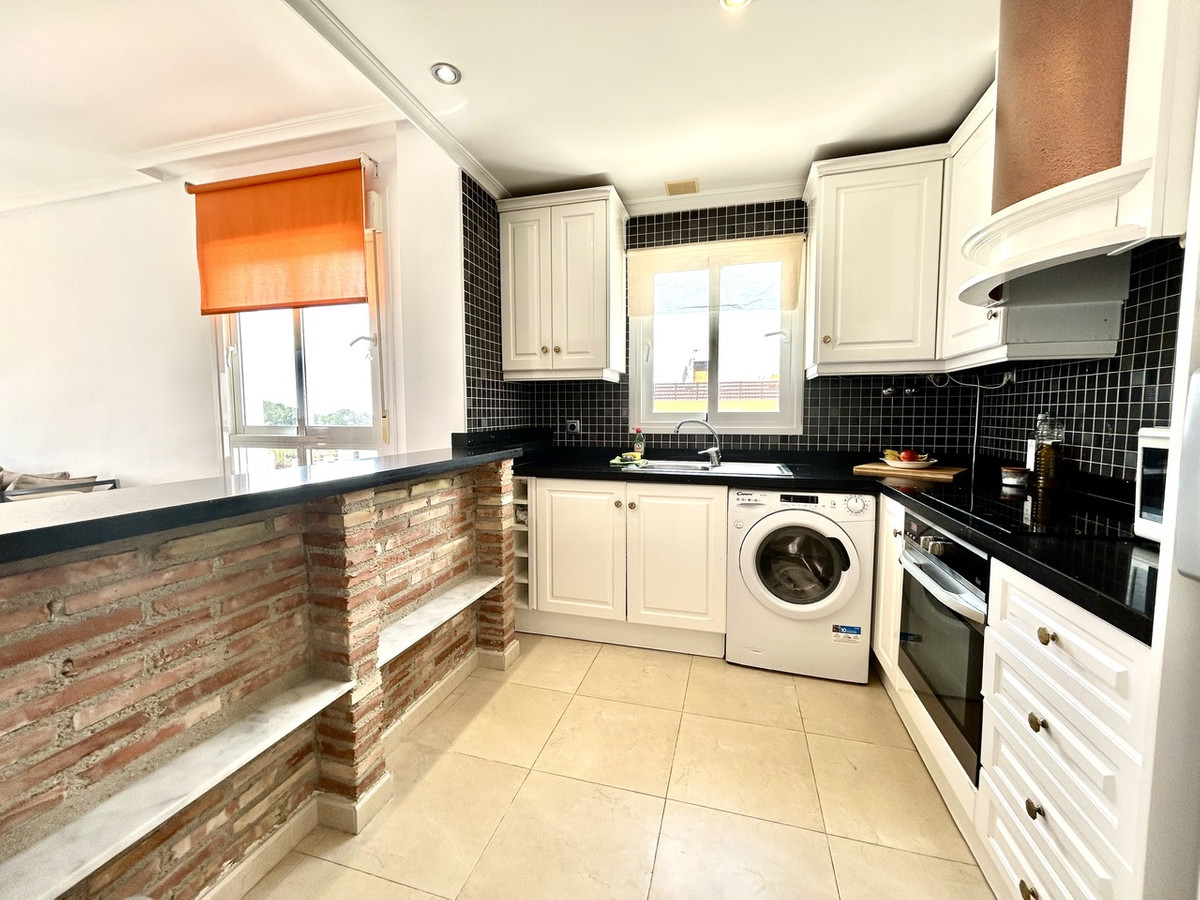 For sale - 2 Bedroom 2 Bathroom Apartment - Middle Floor Apartment in Orihuela - Villamartin  - Alicante