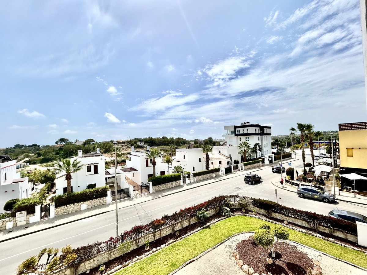 For sale - 2 Bedroom 2 Bathroom Apartment in Villamartin  - Villamartin  - Alicante