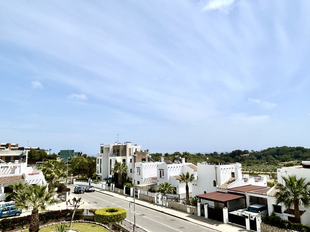 For sale - 2 Bedroom 2 Bathroom Apartment in Villamartin  - Villamartin  - Alicante