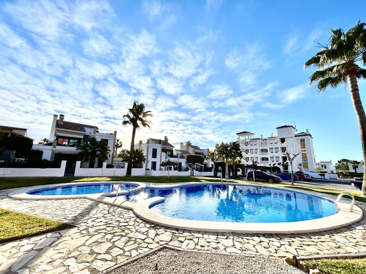For sale - 2 Bedroom 2 Bathroom Apartment - Middle Floor Apartment in Orihuela - Villamartin  - Alicante