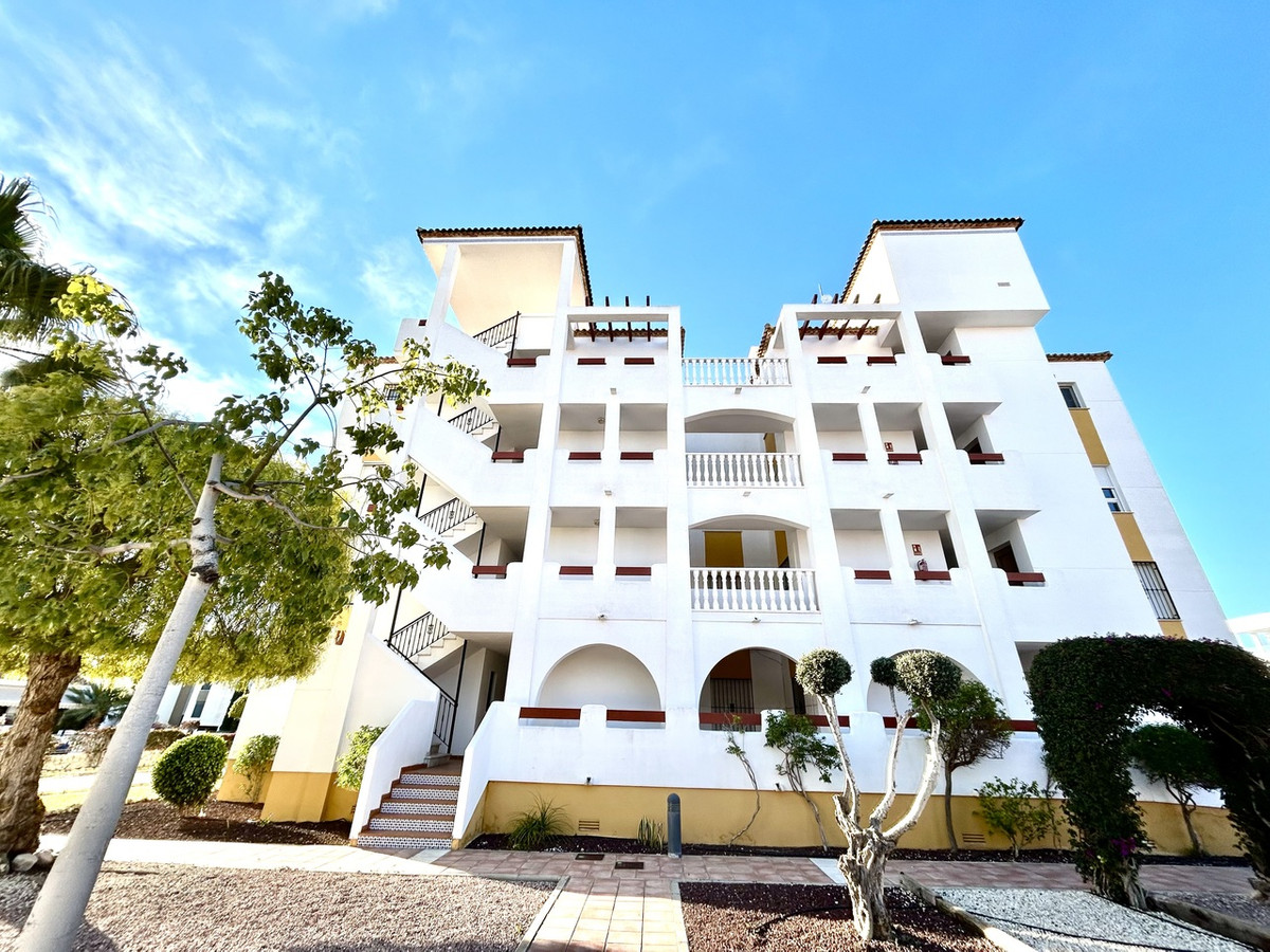 For sale - 2 Bedroom 2 Bathroom Apartment in Villamartin  - Villamartin  - Alicante