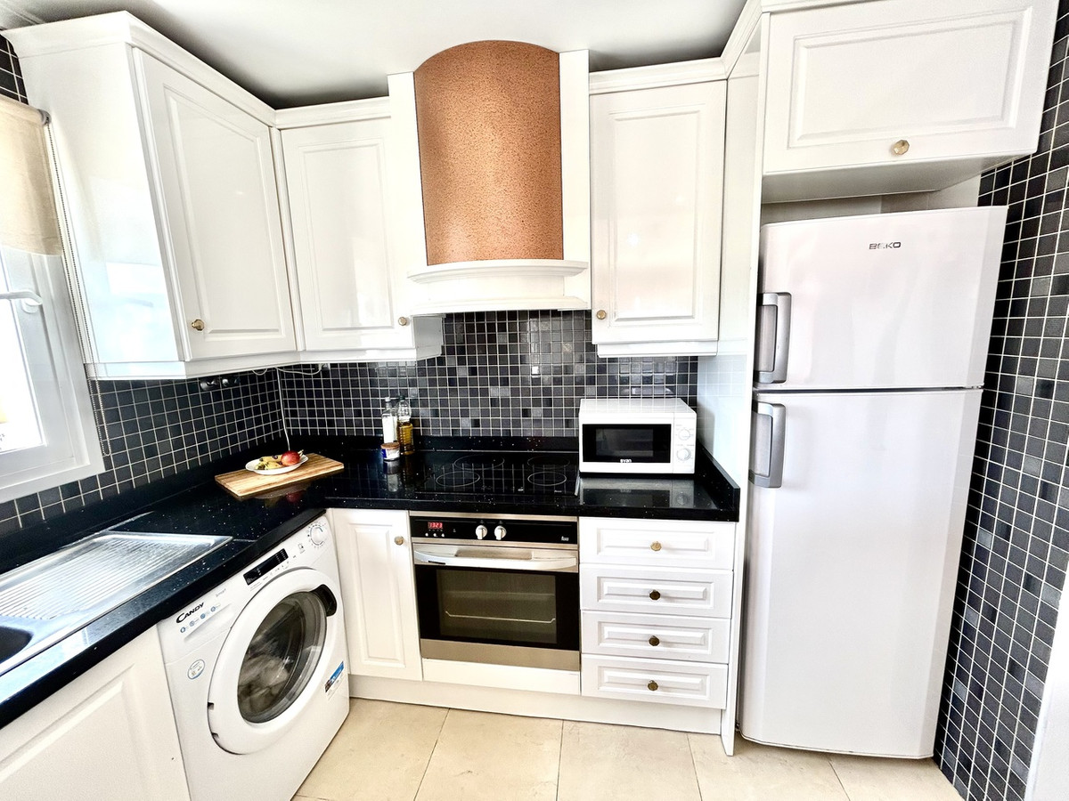 For sale - 2 Bedroom 2 Bathroom Apartment - Middle Floor Apartment in Orihuela - Villamartin  - Alicante