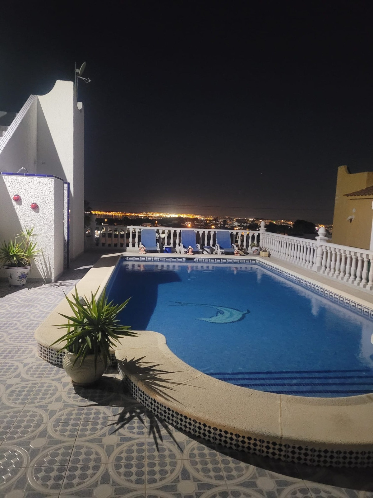 For sale - 2 Bedroom 2 Bathroom House - Detached Villa in Villamartin - Villamartin  - Alicante