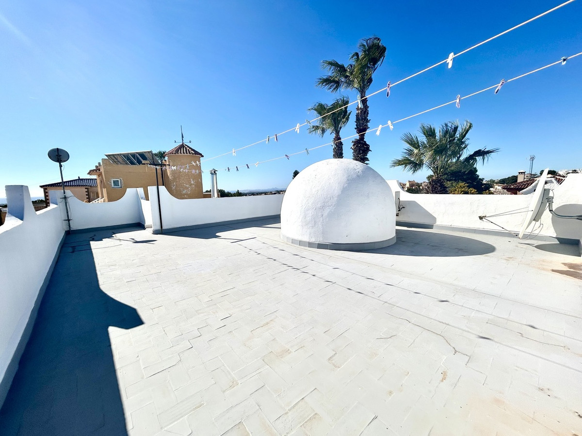 For sale - 2 Bedroom 2 Bathroom House - Detached Villa in Villamartin - Villamartin  - Alicante