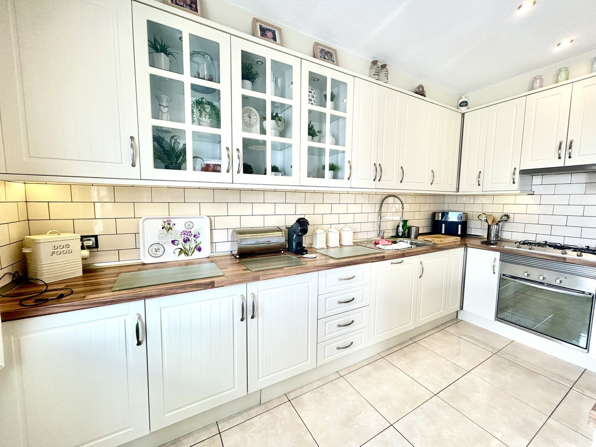 For sale - 2 Bedroom 2 Bathroom House - Detached Villa in Villamartin - Villamartin  - Alicante