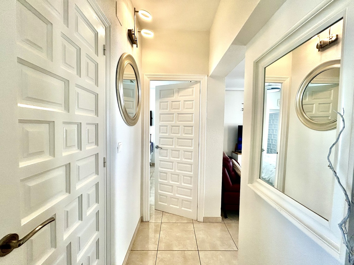 For sale - 2 Bedroom 2 Bathroom House - Detached Villa in Villamartin - Villamartin  - Alicante
