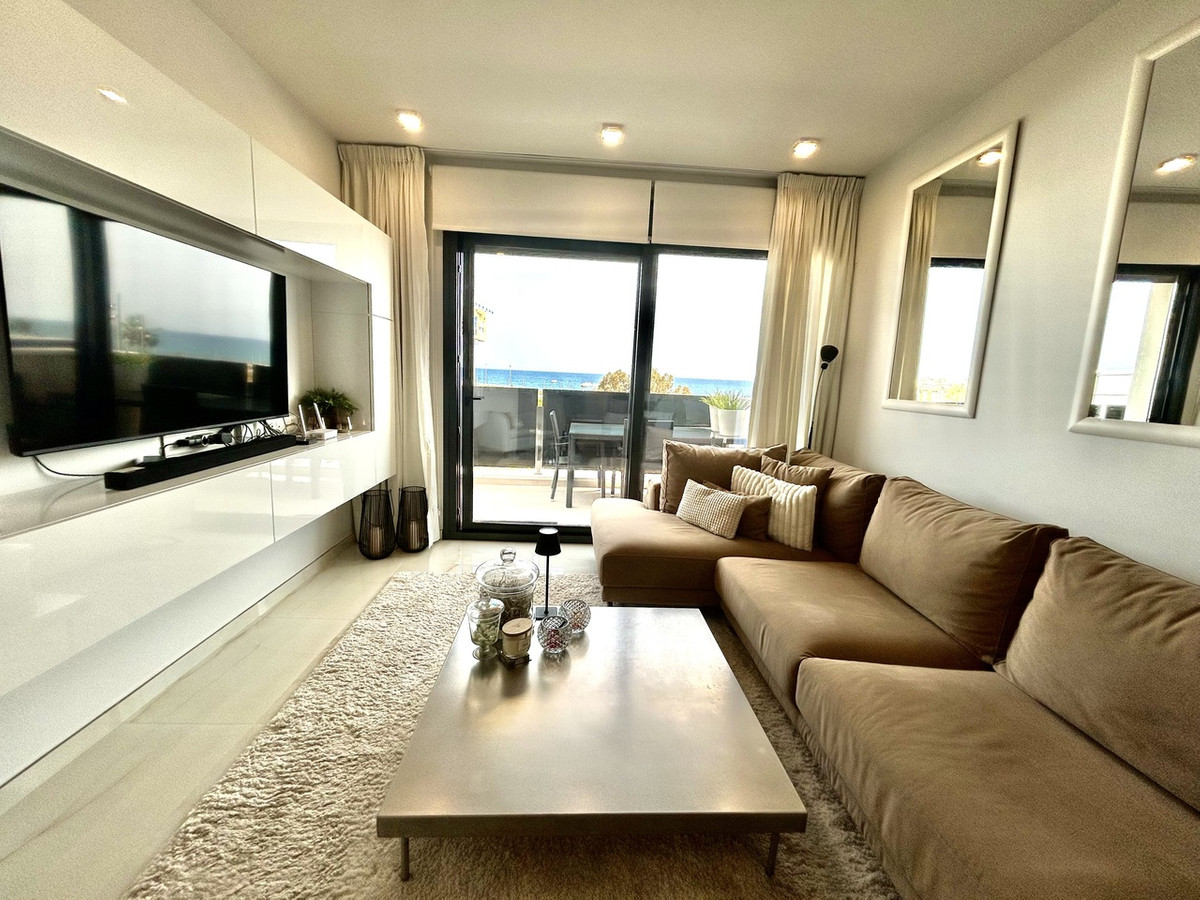 For sale - 3 Bedroom 2 Bathroom Apartment - Middle Floor Apartment in Orihuela - Playa Flamenca  - Alicante