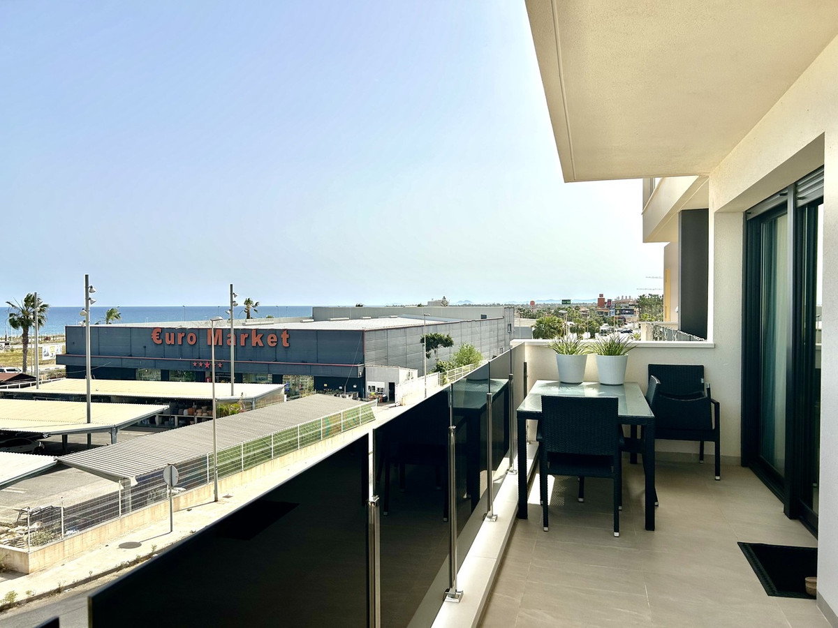 For sale - 3 Bedroom 2 Bathroom Apartment - Middle Floor Apartment in Orihuela - Playa Flamenca  - Alicante