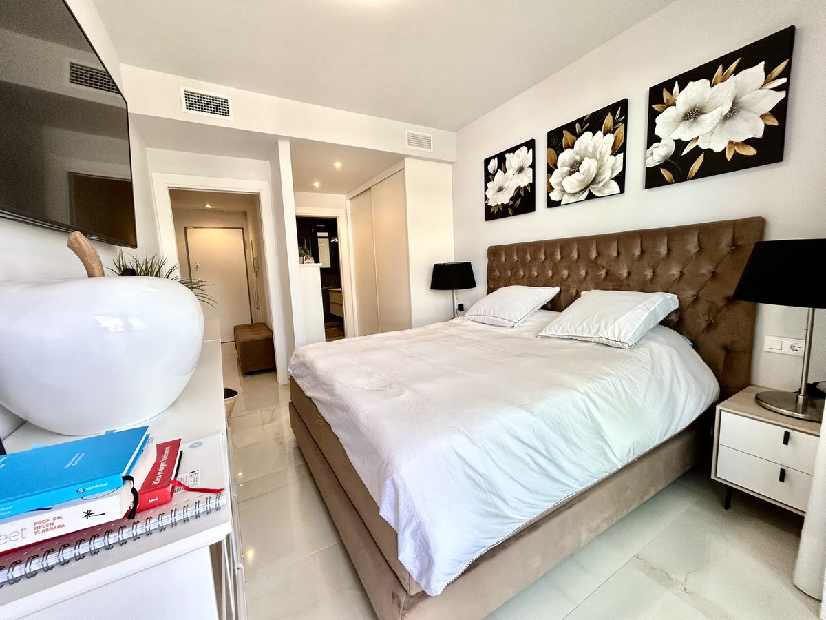For sale - 3 Bedroom 2 Bathroom Apartment - Middle Floor Apartment in Orihuela - Playa Flamenca  - Alicante