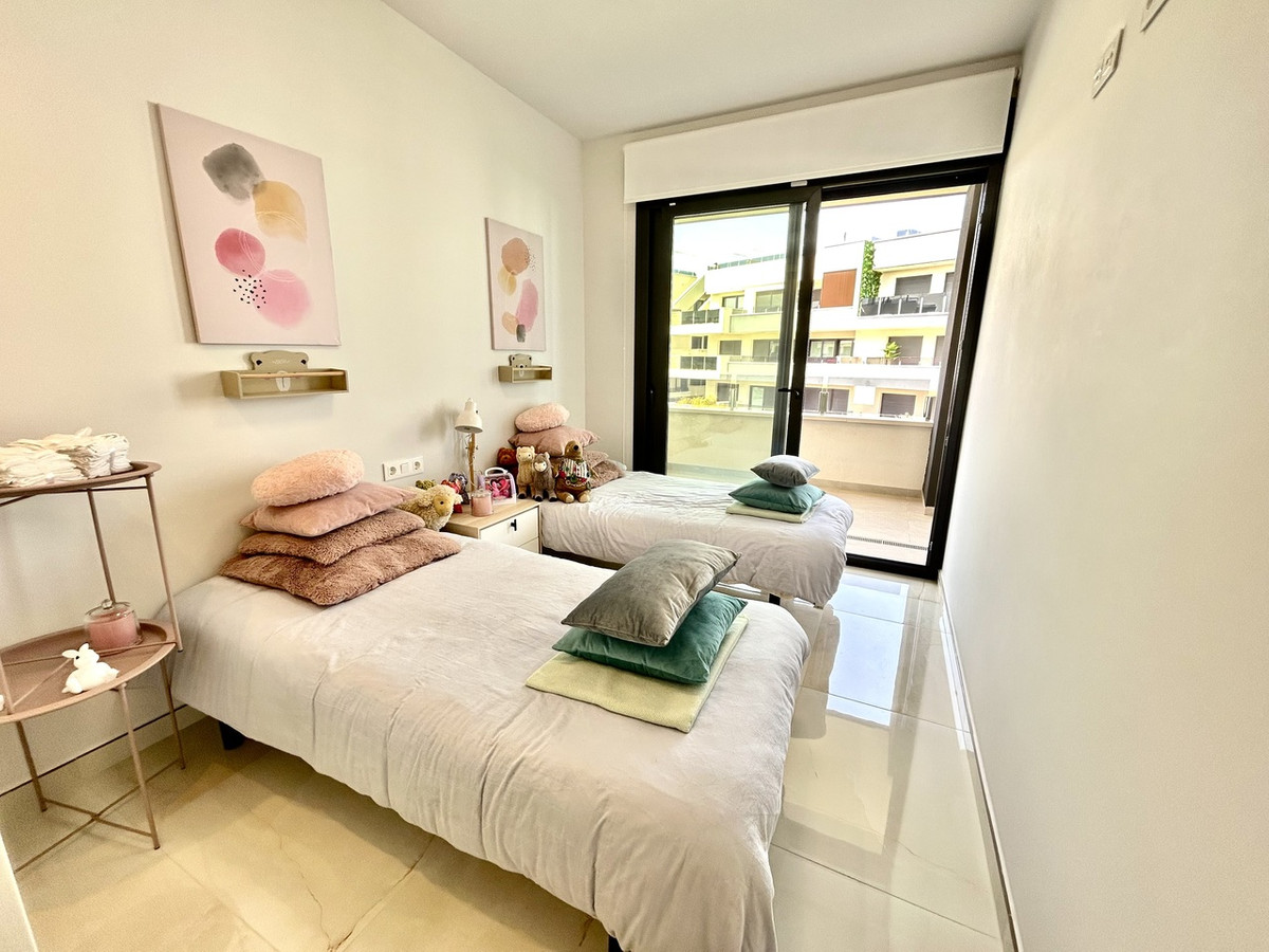 For sale - 3 Bedroom 2 Bathroom Apartment - Middle Floor Apartment in Orihuela - Playa Flamenca  - Alicante