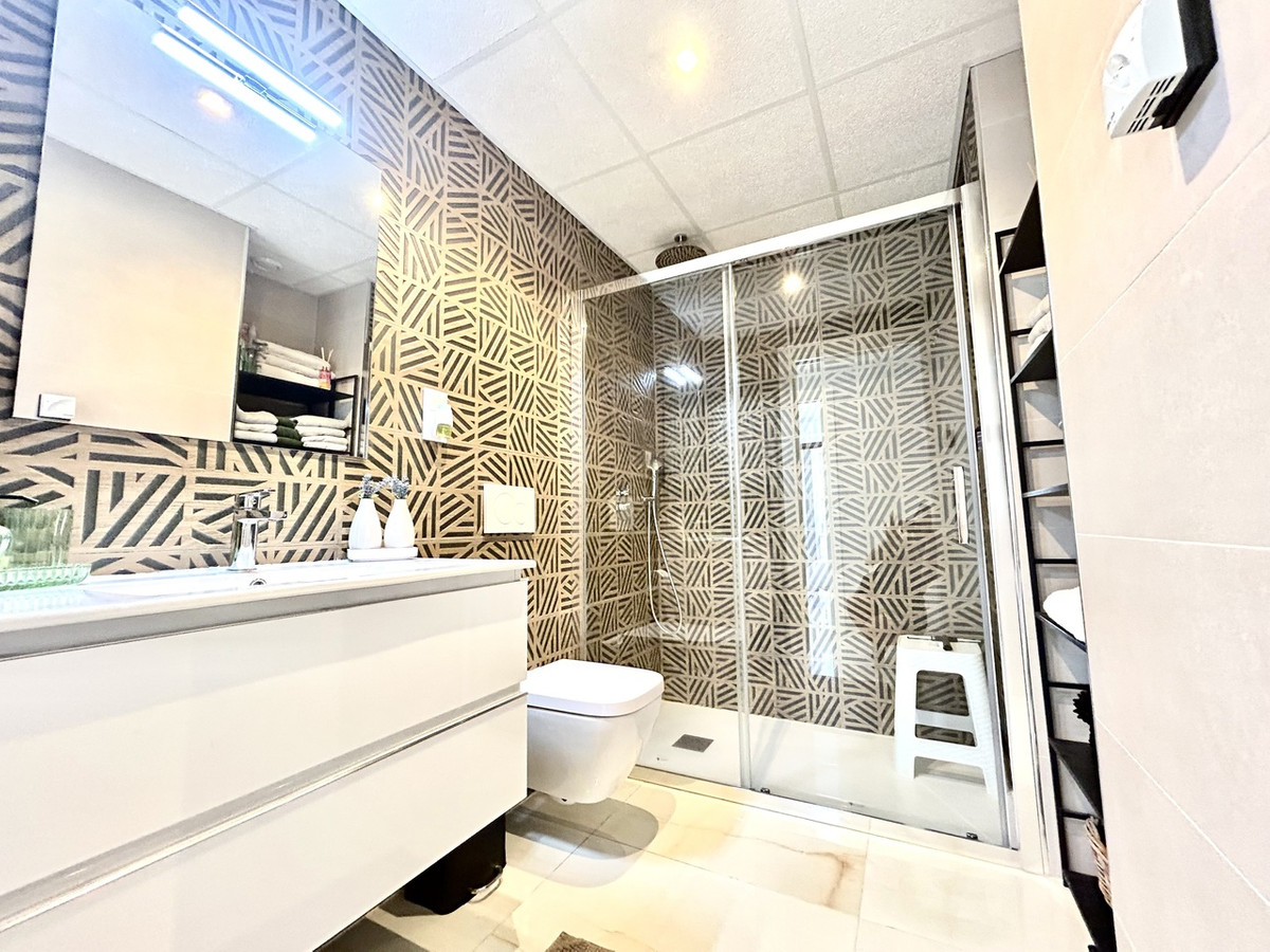 For sale - 3 Bedroom 2 Bathroom Apartment - Middle Floor Apartment in Orihuela - Playa Flamenca  - Alicante