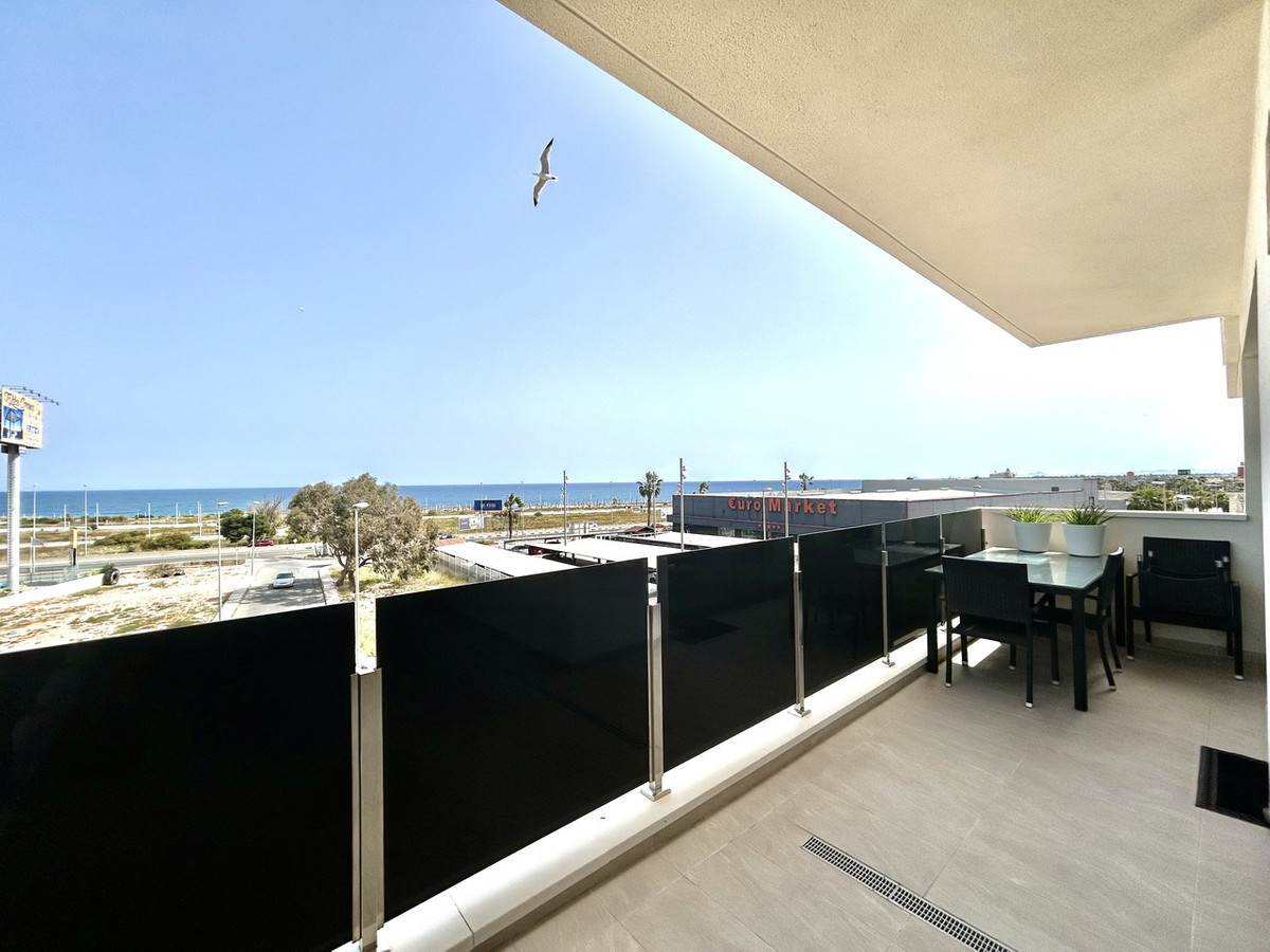 For sale - 3 Bedroom 2 Bathroom Apartment - Middle Floor Apartment in Orihuela - Playa Flamenca  - Alicante
