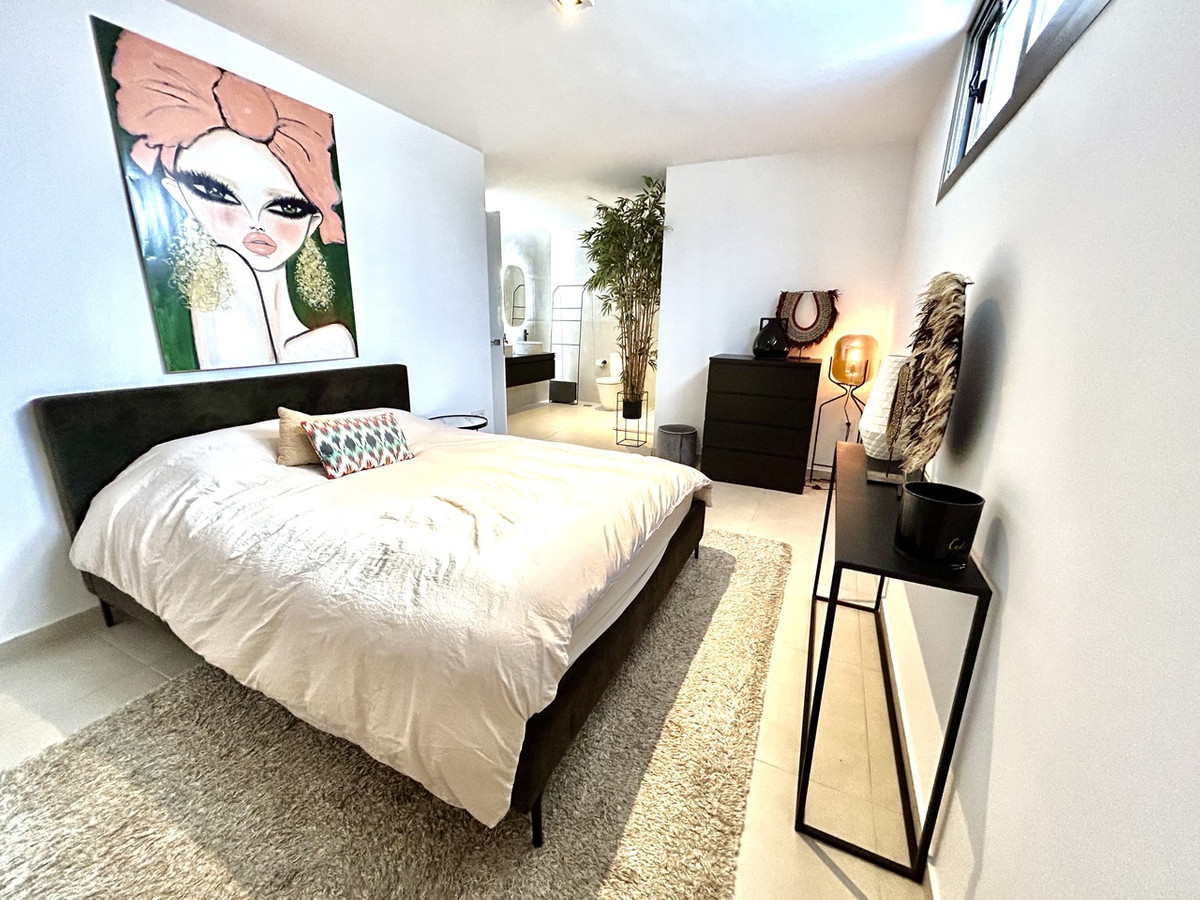 For sale - 4 Bedroom 3 Bathroom House - Detached Villa in San Miguel de Salinas - San Miguel de Salinas Centro  - Alicante