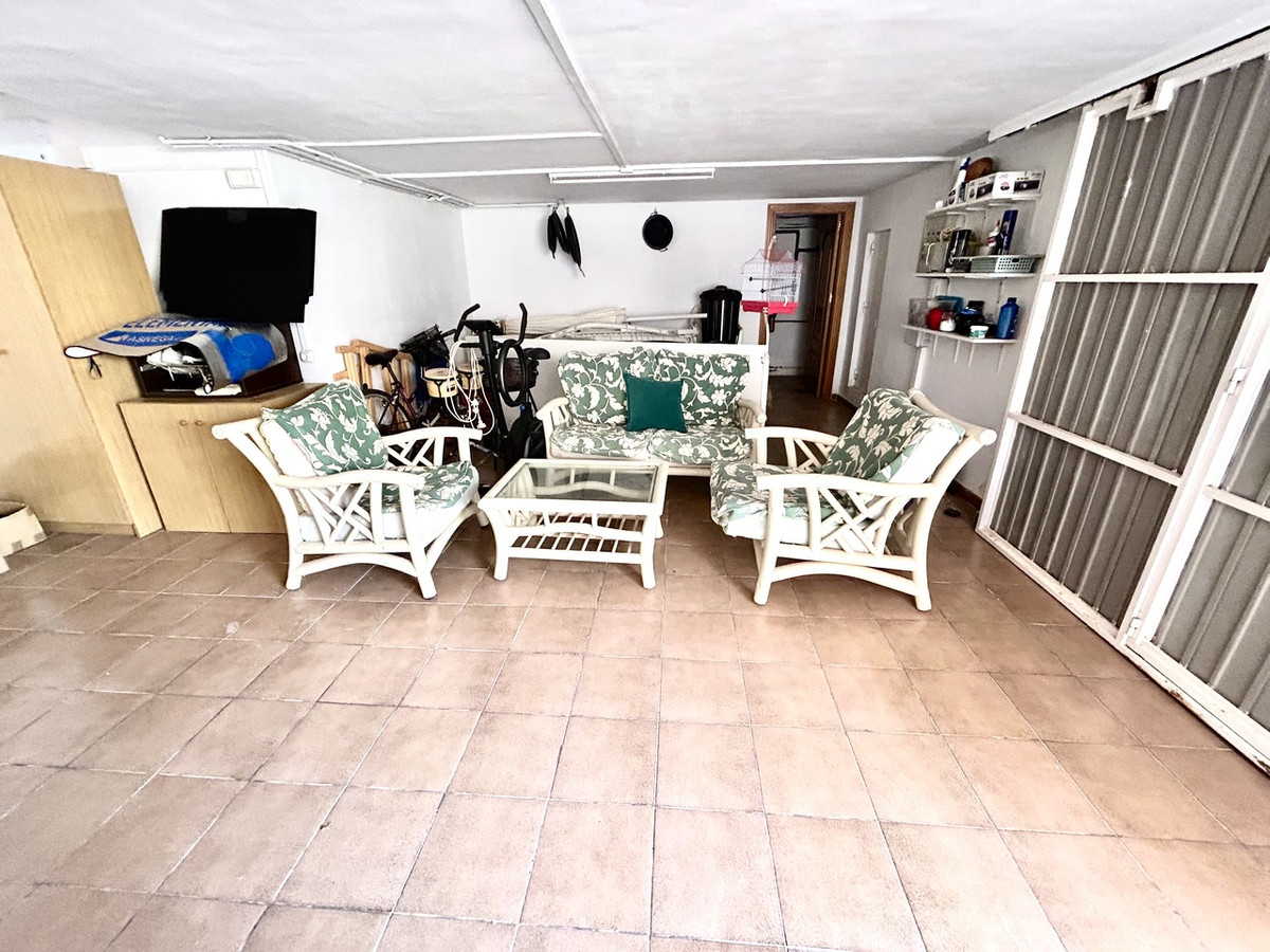 For sale - 6 Bedroom 5 Bathroom House - Detached Villa in Torrevieja - La Mata  - Alicante
