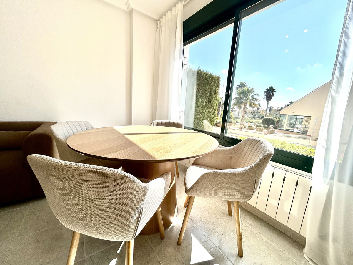For sale - 2 Bedroom 2 Bathroom Ground Floor Apartment in Villamartin  - Villamartin  - Alicante