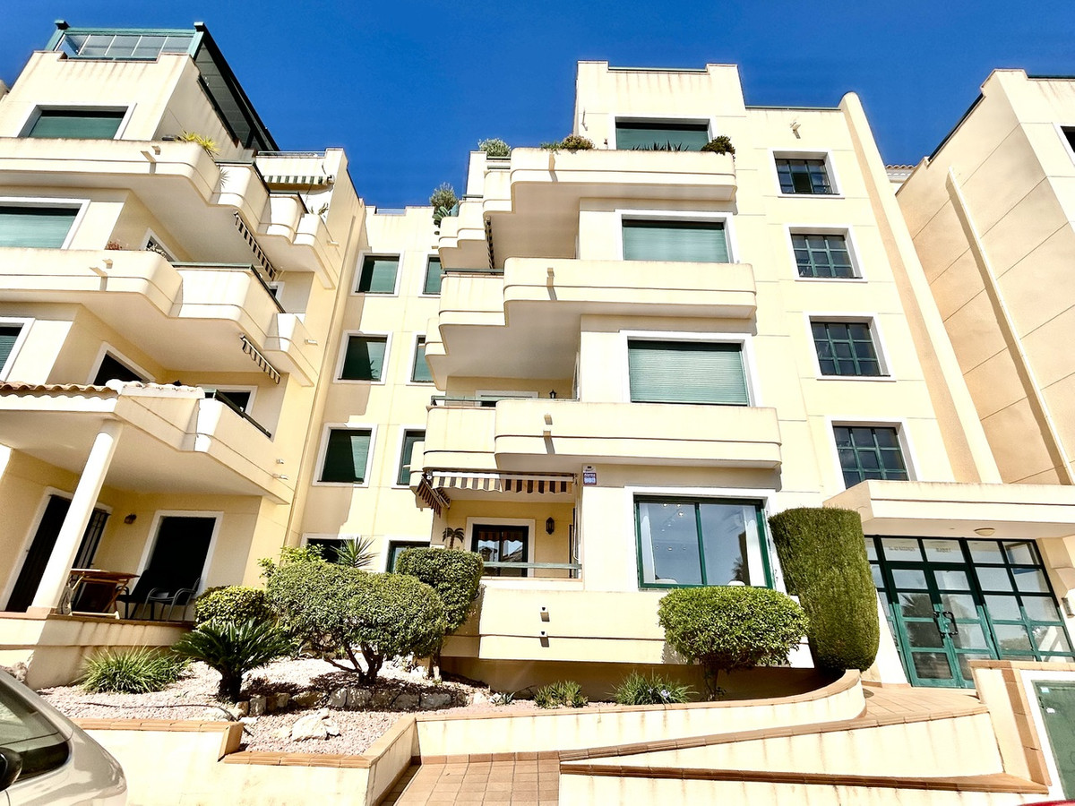 For sale - 2 Bedroom 2 Bathroom Ground Floor Apartment in Villamartin  - Villamartin  - Alicante