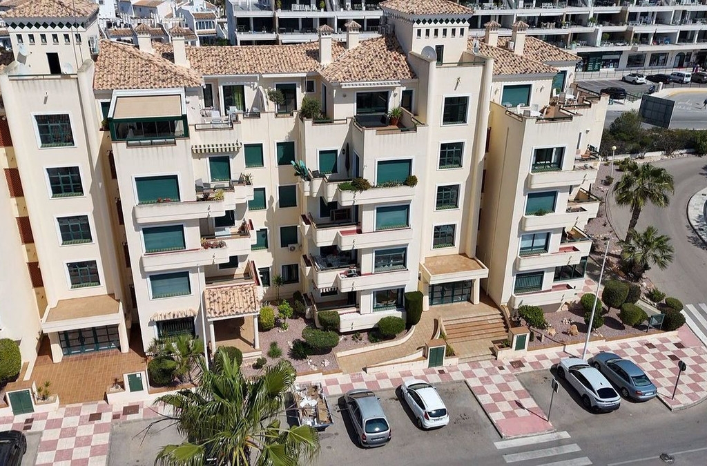 2 Bedroom 2 Bathroom Apartment - Ground Floor Apartment in Orihuela