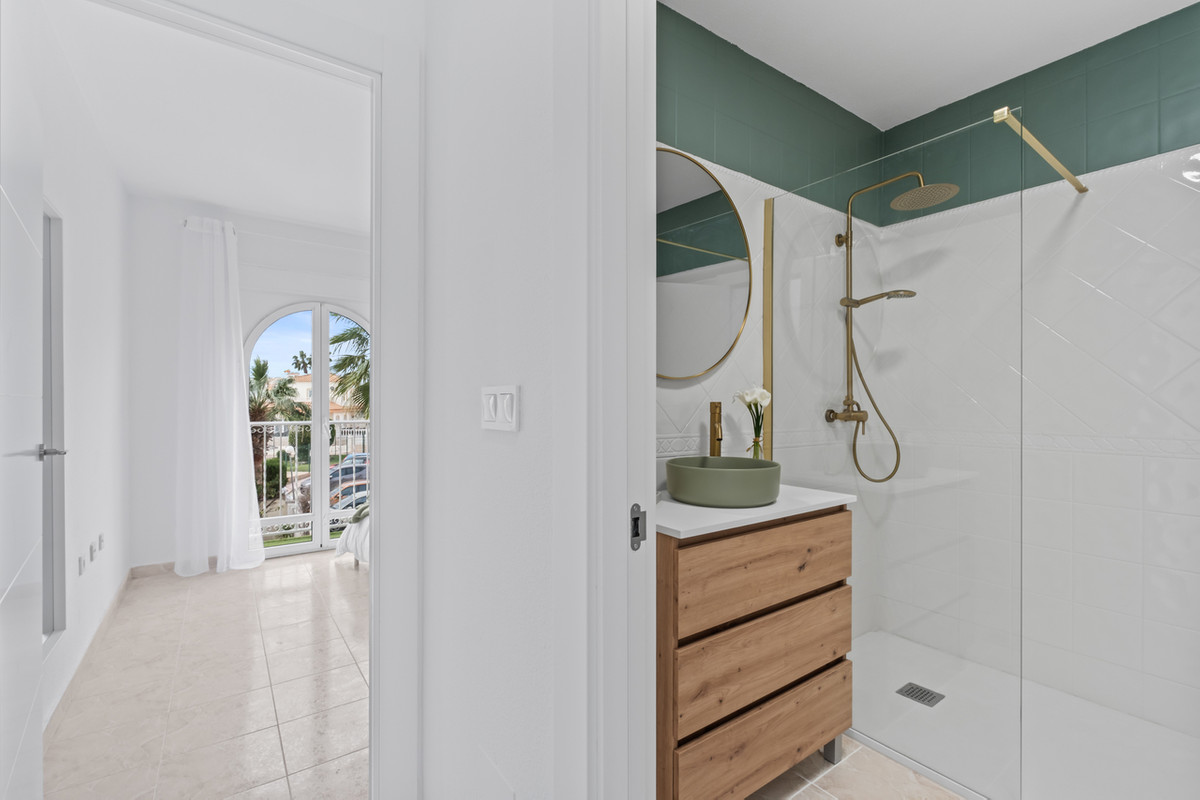 For sale - 2 Bedroom 2 Bathroom House - Townhouse in Orihuela - Playa Flamenca  - Alicante