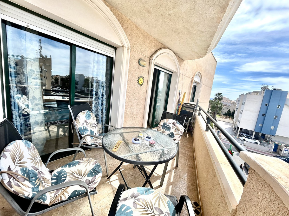 For sale - 2 Bedroom 1 Bathroom Apartment - Top Floor Apartment in Orihuela - Cabo Roig  - Alicante