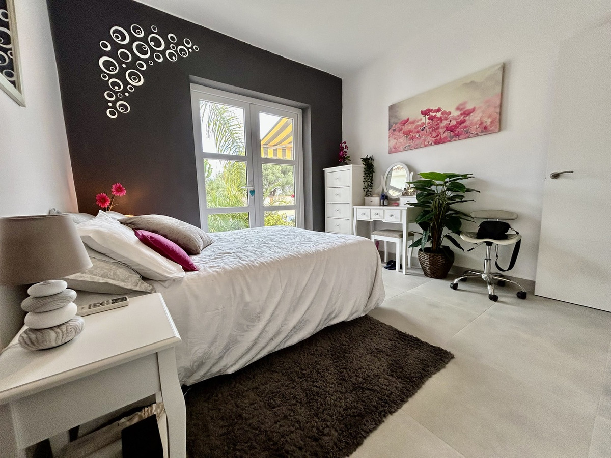 For sale - 6 Bedroom 4 Bathroom House - Detached Villa in Orihuela - Cabo Roig  - Alicante