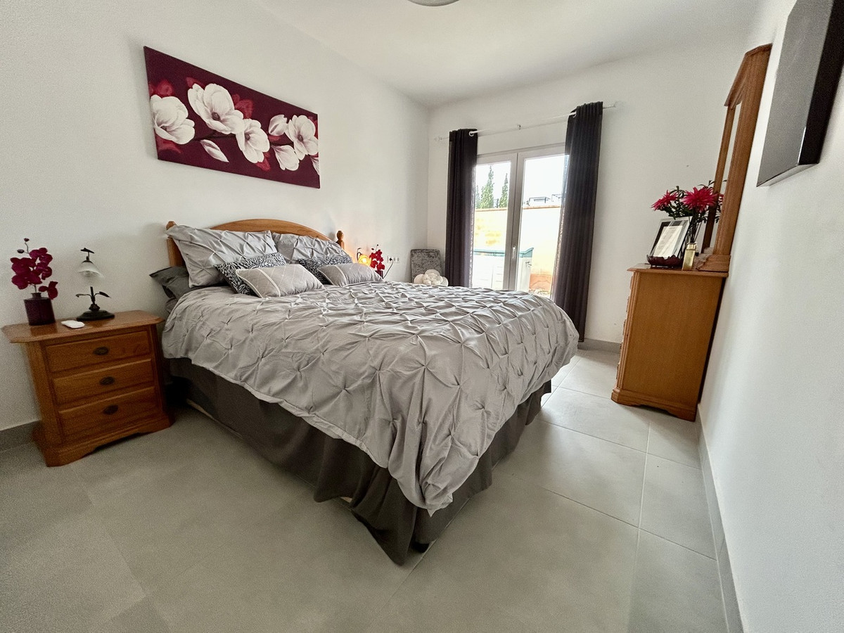 For sale - 6 Bedroom 4 Bathroom House - Detached Villa in Orihuela - Cabo Roig  - Alicante