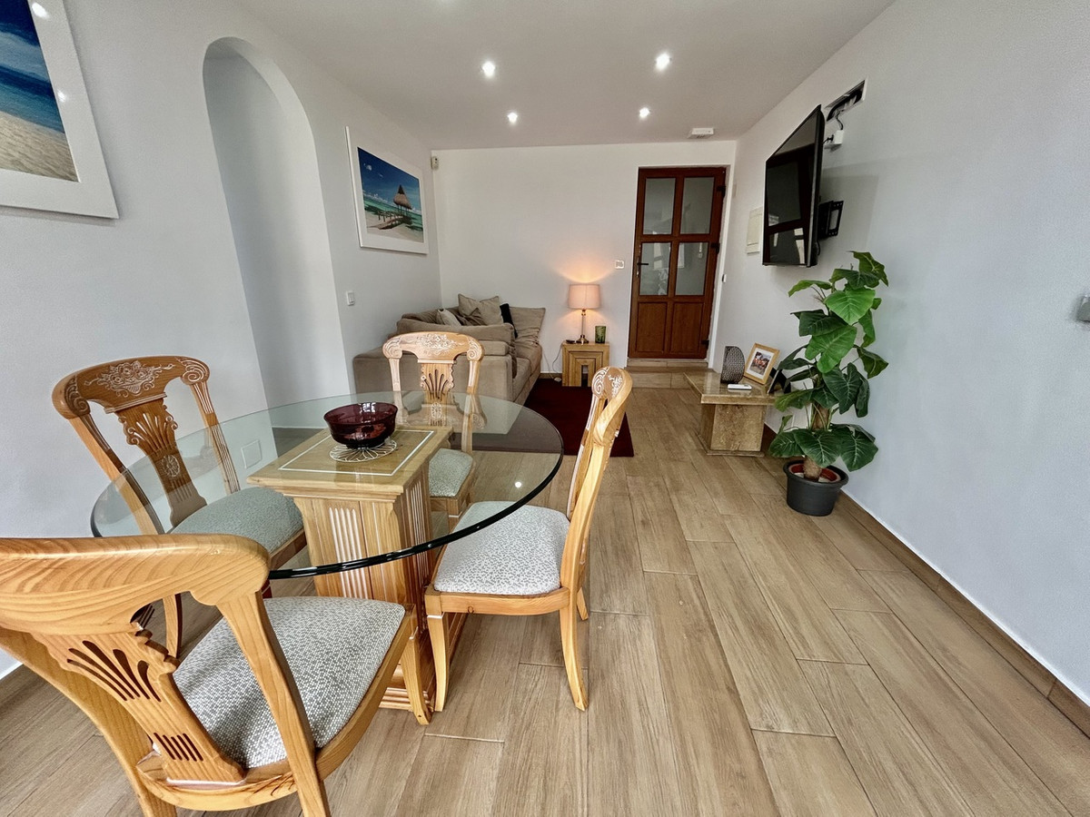 For sale - 6 Bedroom 4 Bathroom House - Detached Villa in Orihuela - Cabo Roig  - Alicante