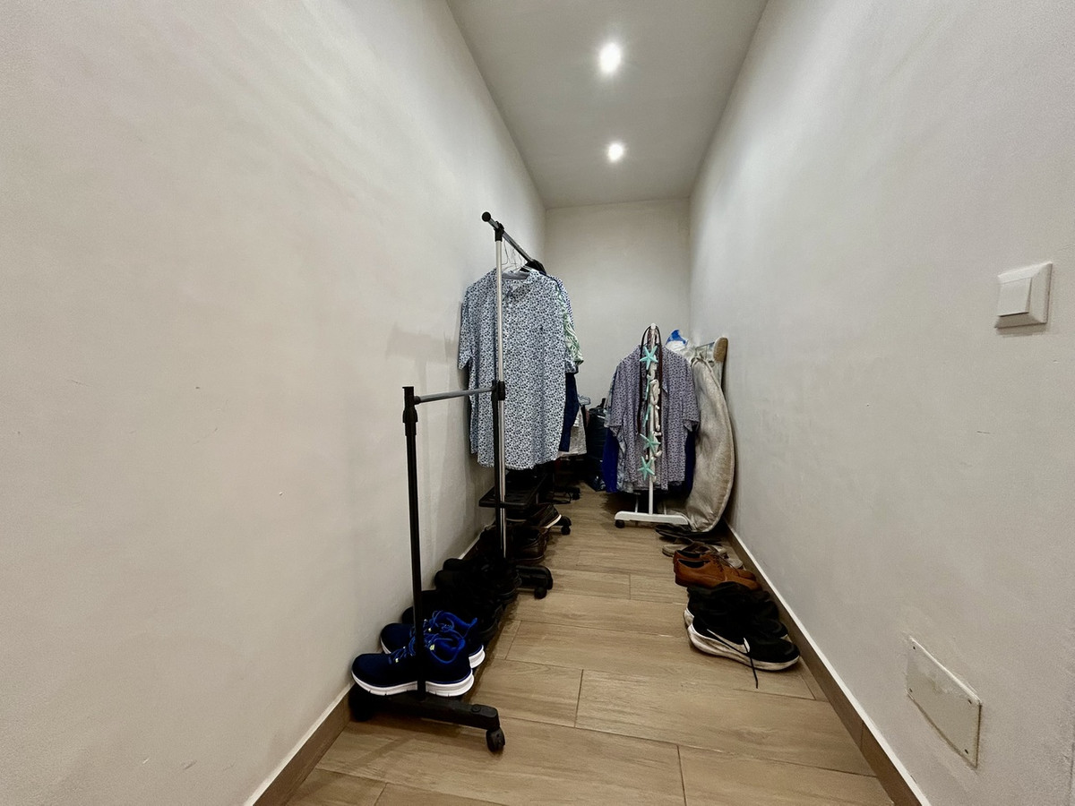 For sale - 6 Bedroom 4 Bathroom House - Detached Villa in Orihuela - Cabo Roig  - Alicante