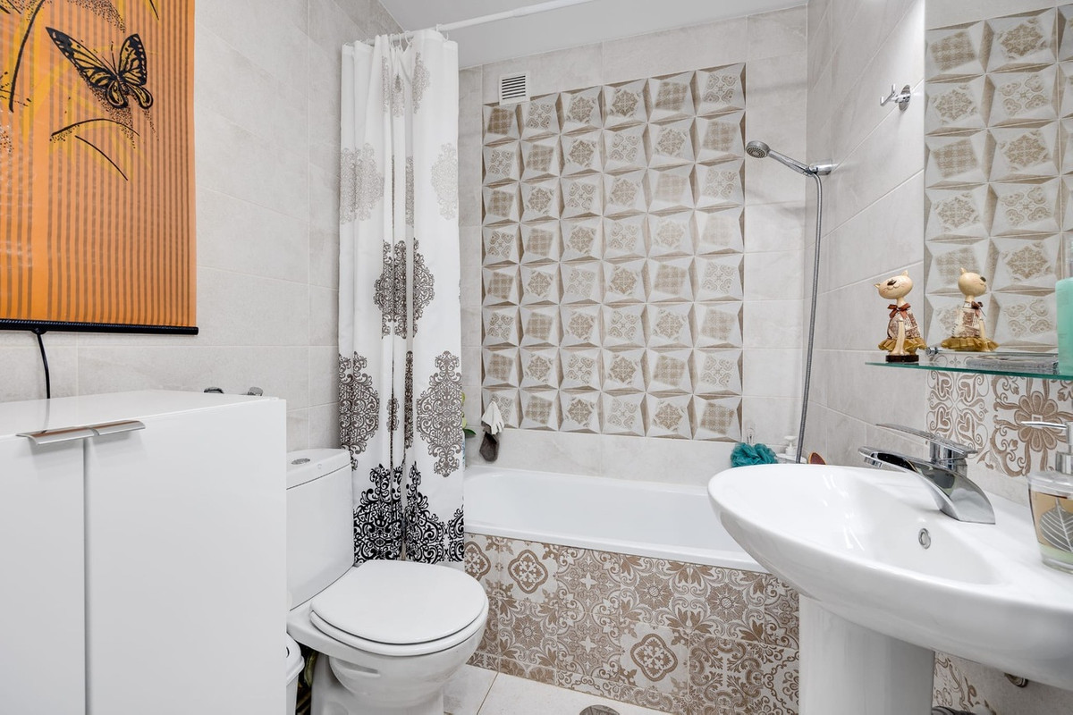 For sale - 3 Bedroom 2 Bathroom House - Townhouse in Torrevieja - Torrevieja Centro  - Alicante