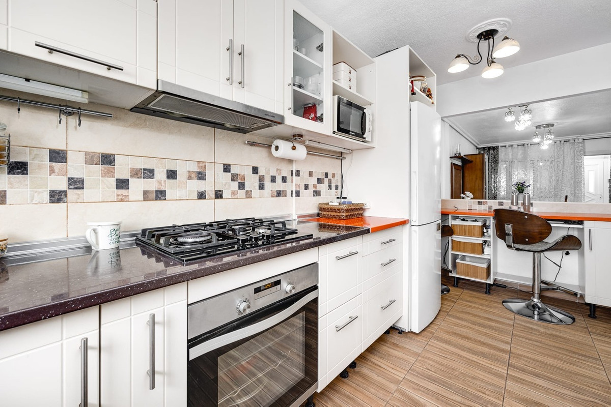For sale - 3 Bedroom 2 Bathroom House - Townhouse in Torrevieja - Torrevieja Centro  - Alicante