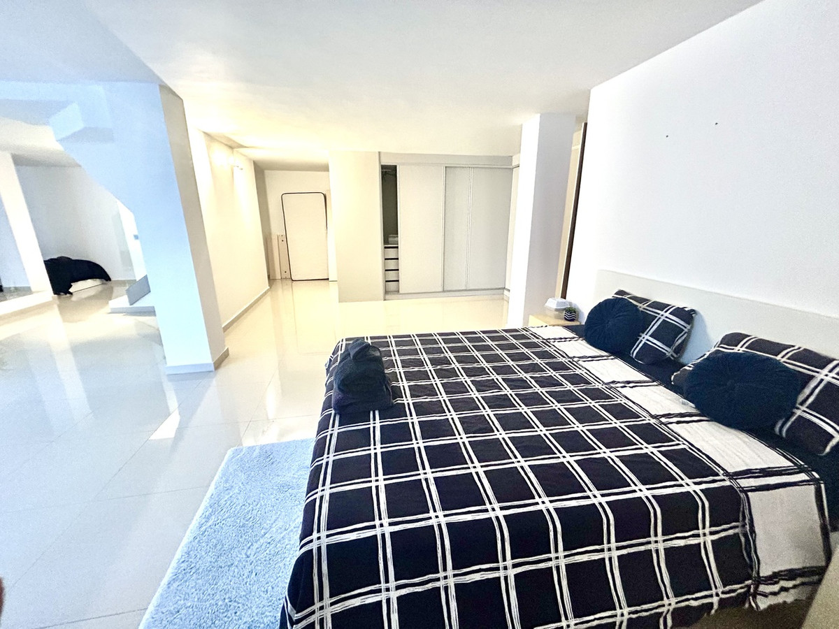 For sale - 3 Bedroom 4 Bathroom House - Detached Villa in Orihuela - Villamartin  - Alicante
